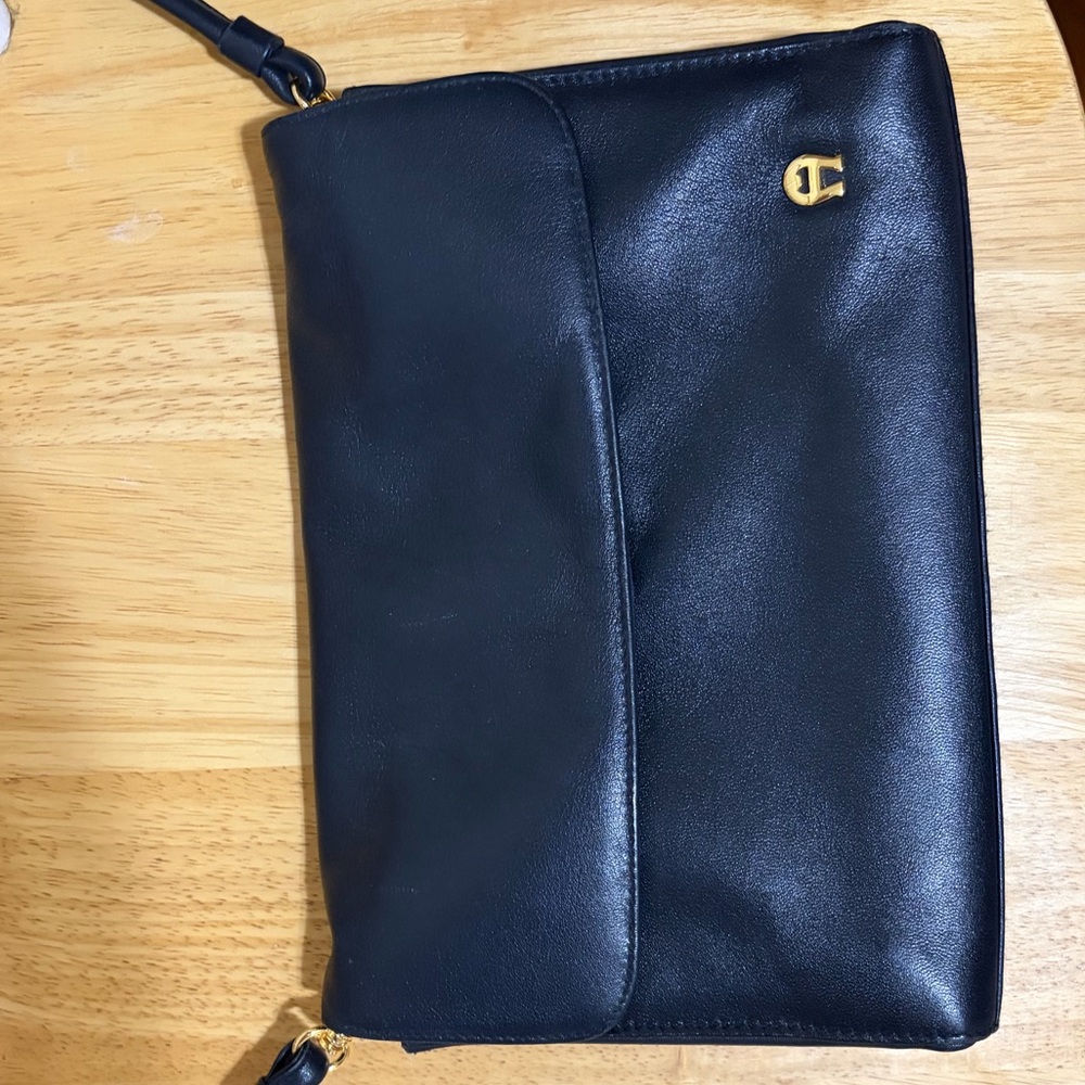 Etienne Aigner vintage classic crossbody. - Picture 12 of 12
